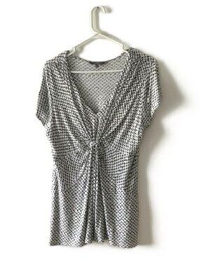 Daisy Fuentes Short Sleeve Black and White Shirt with Empire Waist